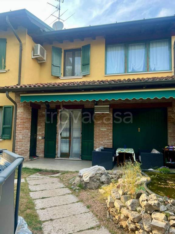 casa indipendente in vendita a Quinzano d'Oglio