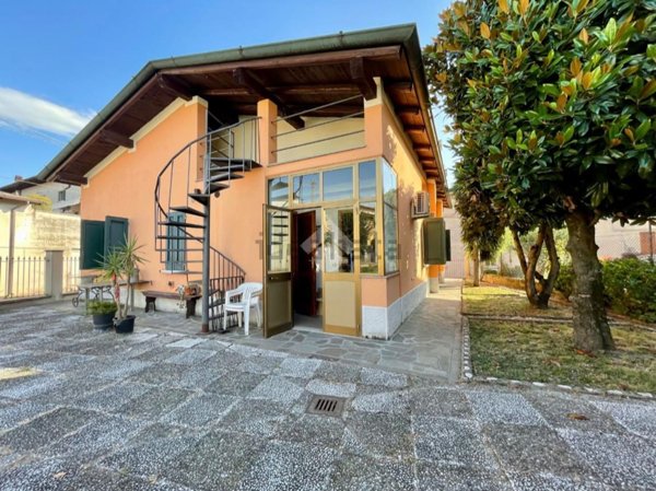 casa indipendente in vendita a Quinzano d'Oglio