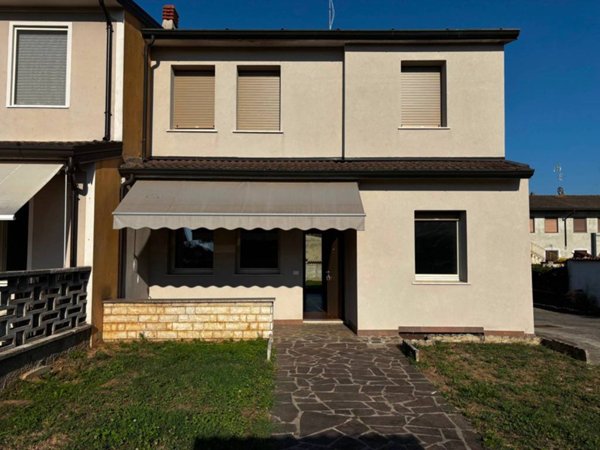 casa indipendente in vendita a Quinzano d'Oglio