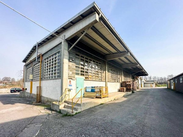 capannone in vendita a Quinzano d'Oglio