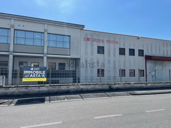 capannone in vendita a Quinzano d'Oglio