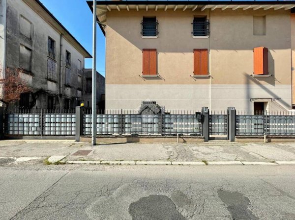 casa indipendente in vendita a Quinzano d'Oglio
