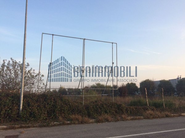 terreno edificabile in vendita a Quinzano d'Oglio