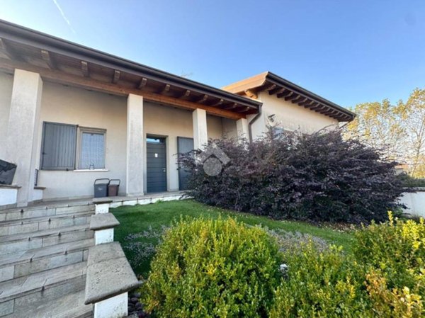 casa indipendente in vendita a Quinzano d'Oglio