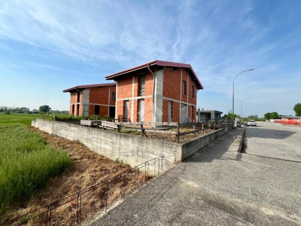 casa indipendente in vendita a Quinzano d'Oglio