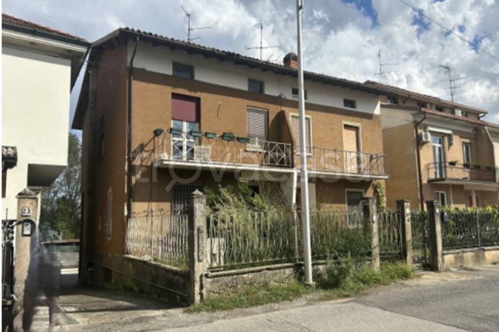 casa indipendente in vendita a Quinzano d'Oglio
