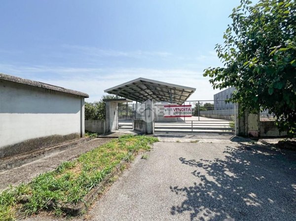 locale di sgombero in vendita a Quinzano d'Oglio