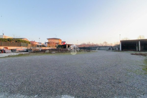 terreno in vendita a Quinzano d'Oglio