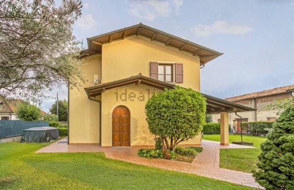 casa indipendente in vendita a Quinzano d'Oglio