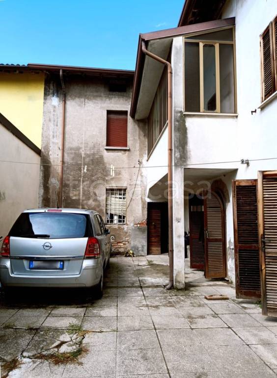 casa indipendente in vendita a Remedello in zona Remedello Sopra