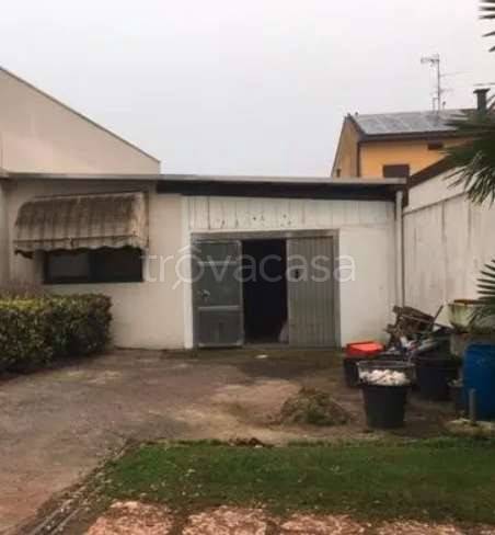 locale di sgombero in vendita a Remedello