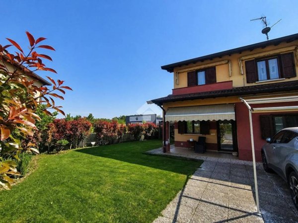casa indipendente in vendita a Remedello
