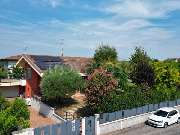casa indipendente in vendita a Remedello in zona Remedello Sopra