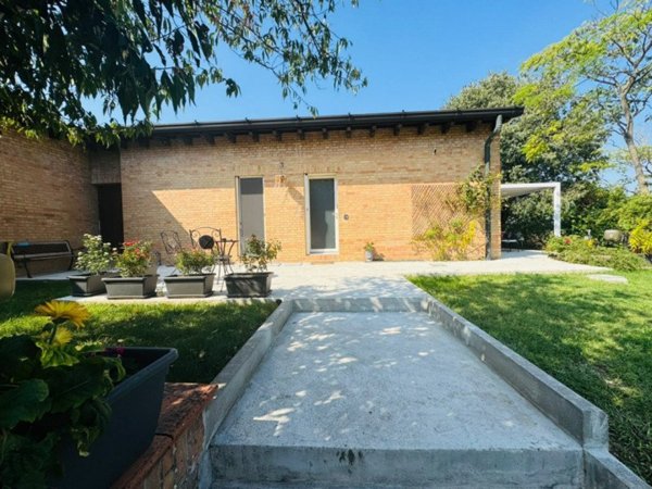 casa indipendente in vendita a Remedello in zona Remedello Sopra