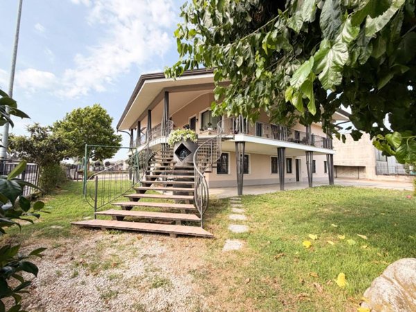 casa indipendente in vendita a Remedello