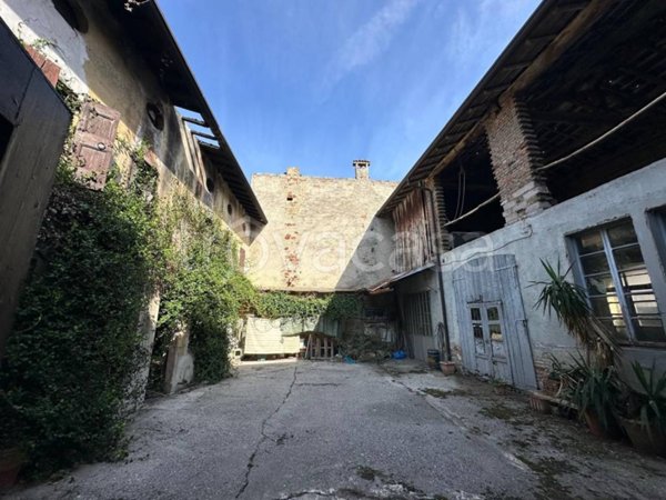 casa indipendente in vendita a Remedello in zona Remedello Sopra