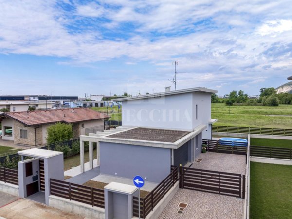 casa indipendente in vendita a Rezzato