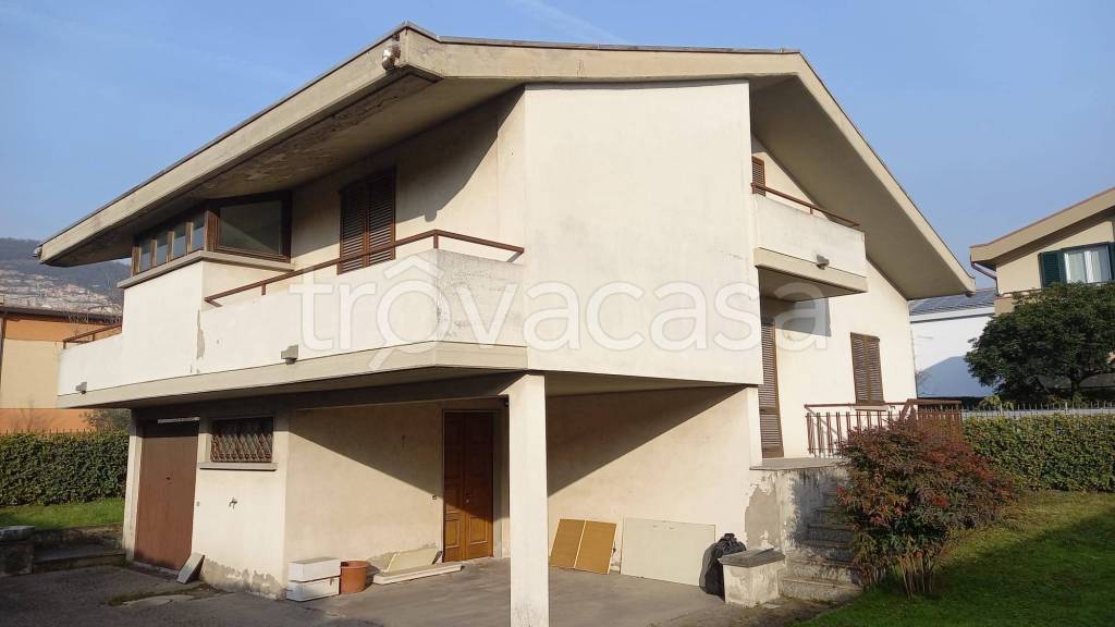 casa indipendente in vendita a Rezzato