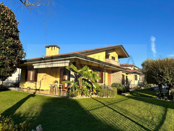 casa indipendente in vendita a Rezzato