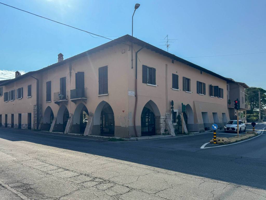 appartamento in vendita a Rezzato in zona Virle