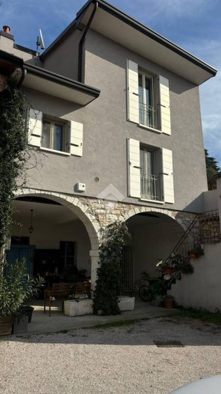 casa indipendente in vendita a Rezzato