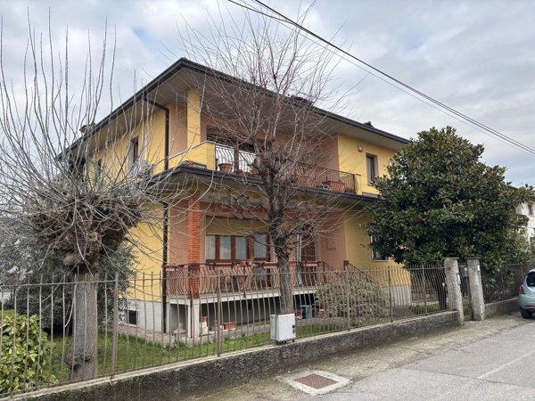 casa indipendente in vendita a Rezzato