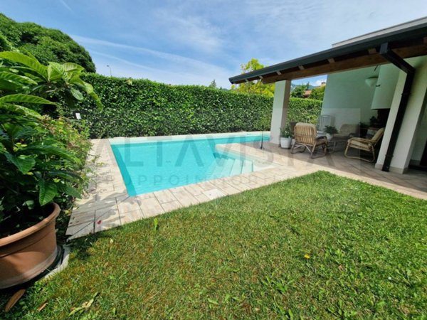 casa indipendente in vendita a Rezzato