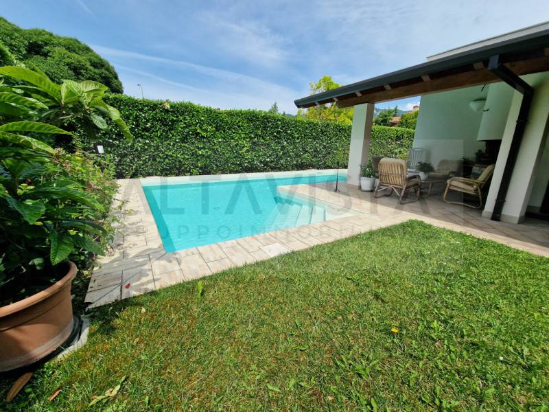 casa indipendente in vendita a Rezzato