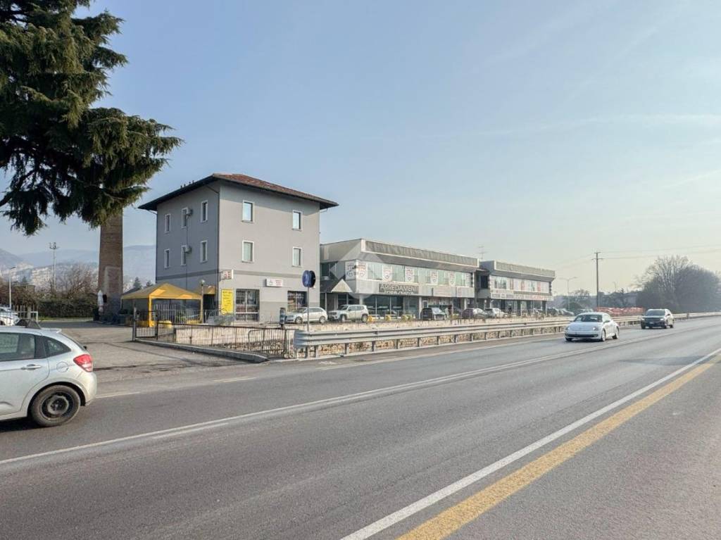 negozio in vendita a Rezzato