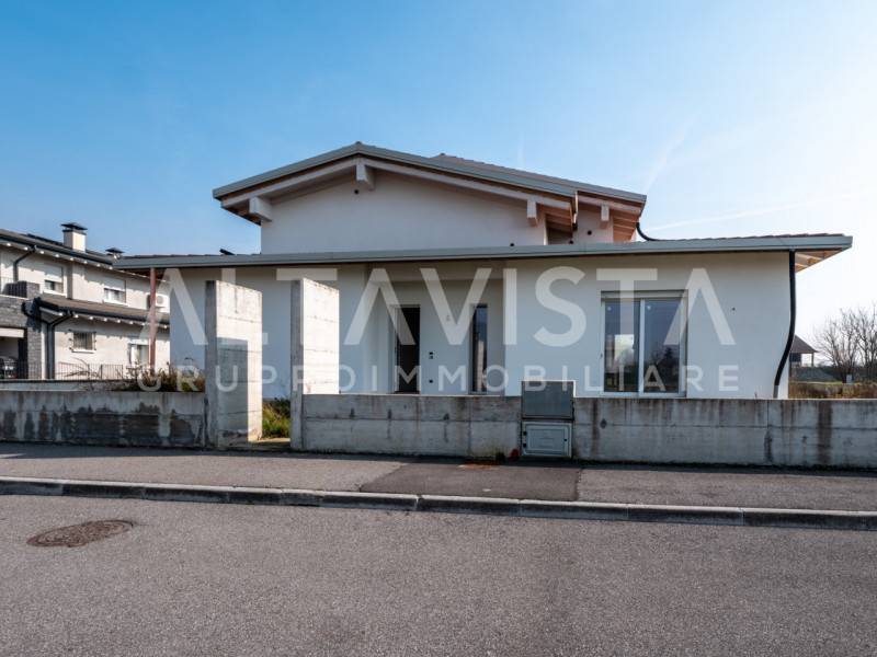 casa indipendente in vendita a Rezzato