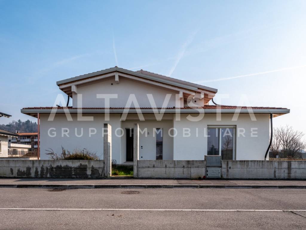 casa indipendente in vendita a Rezzato