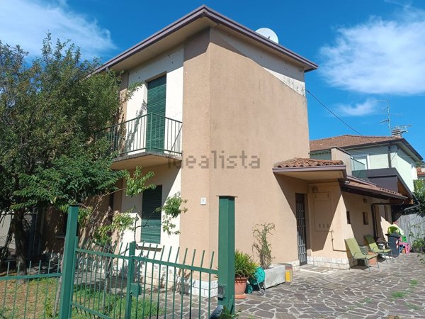casa indipendente in vendita a Rezzato