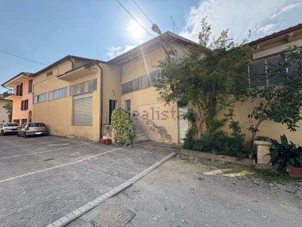 appartamento in vendita a Rezzato in zona Virle