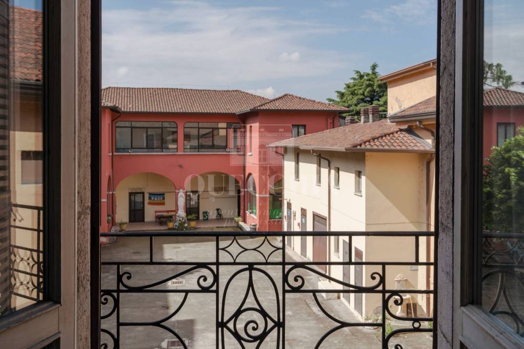 casa indipendente in vendita a Rezzato in zona Virle