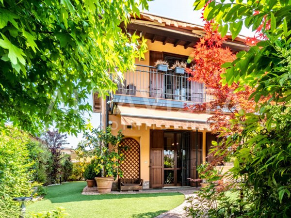 casa indipendente in vendita a Rezzato