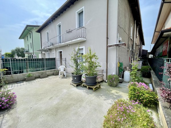 casa indipendente in vendita a Rezzato