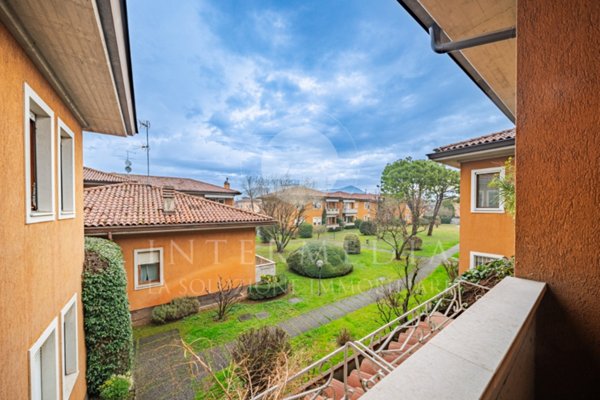 appartamento in vendita a Rezzato in zona Virle