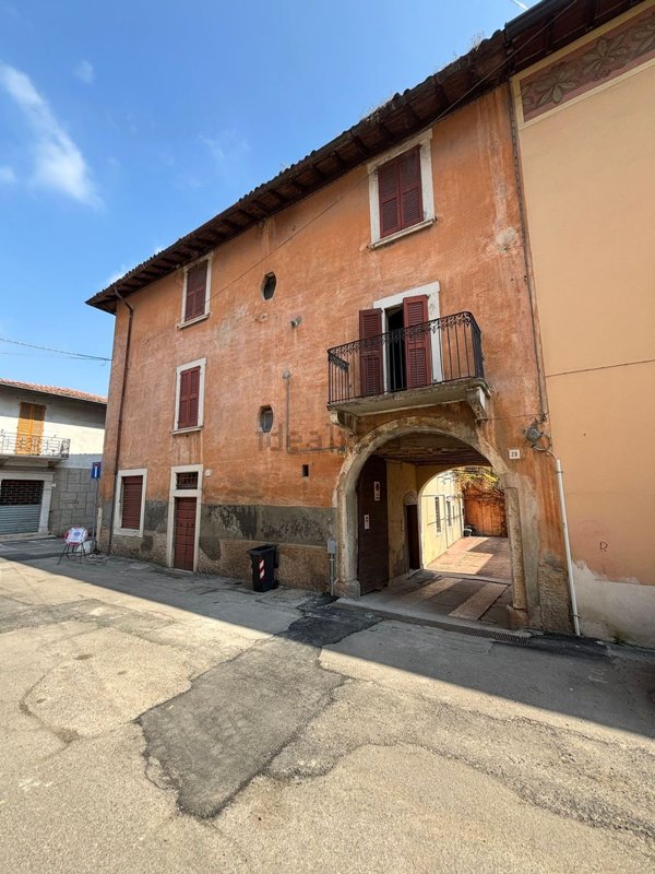 casa indipendente in vendita a Rezzato in zona Virle