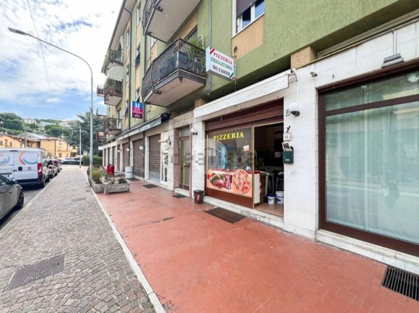 locale commerciale in vendita a Rezzato