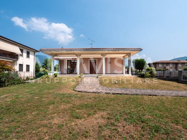 casa indipendente in vendita a Rezzato