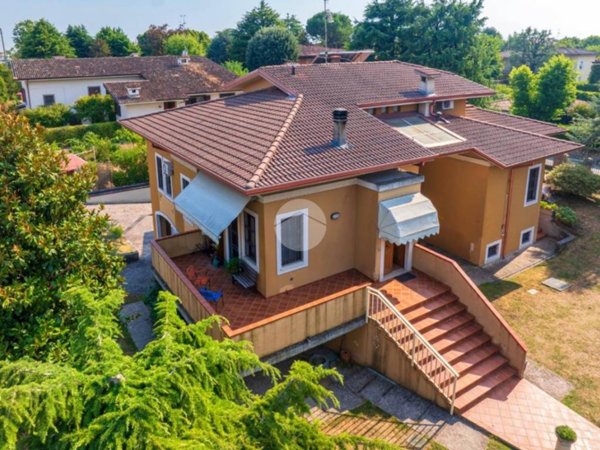 casa indipendente in vendita a Rezzato