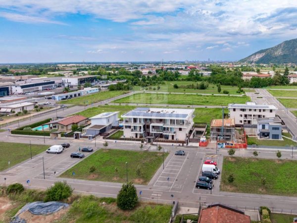 casa indipendente in vendita a Rezzato