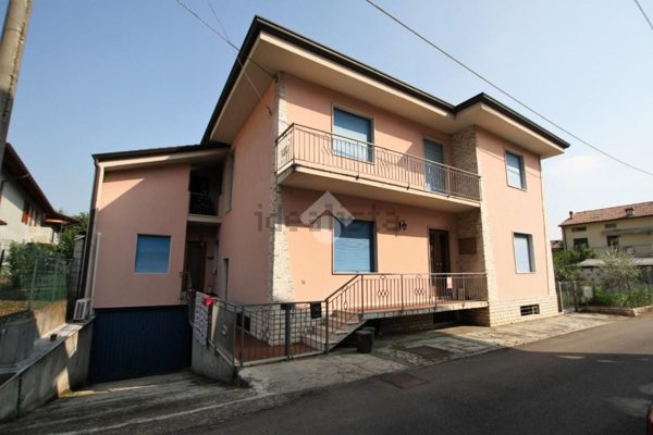 casa indipendente in vendita a Rezzato