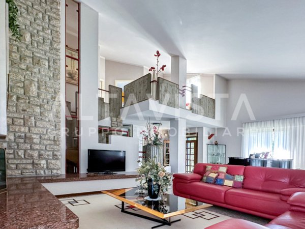 casa indipendente in vendita a Rezzato in zona Virle