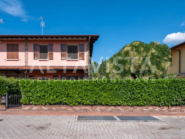 casa indipendente in vendita a Rezzato