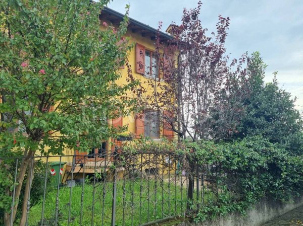 appartamento in vendita a Rezzato in zona Treponti