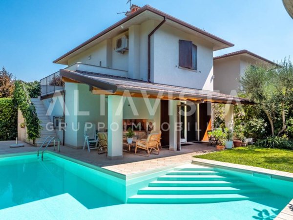 casa indipendente in vendita a Rezzato