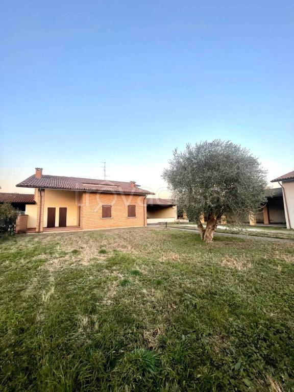 casa indipendente in vendita a Rezzato