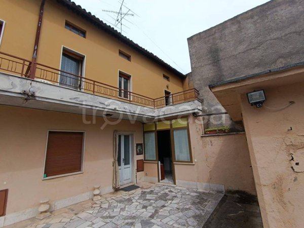 casa indipendente in vendita a Rezzato in zona Virle