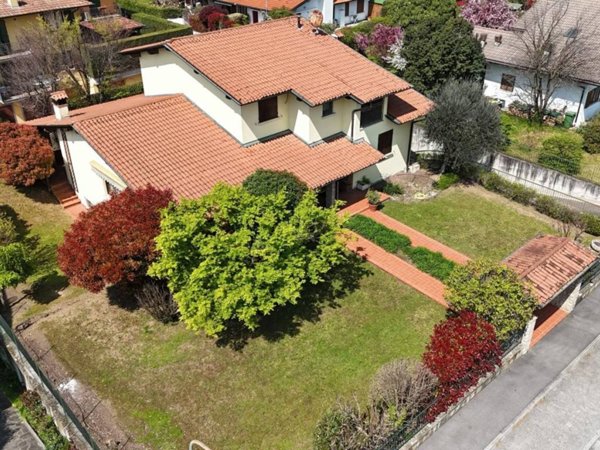 casa indipendente in vendita a Rezzato